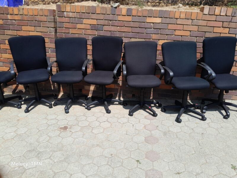 Texas Range Black Chairs QUALITY USED - Image 3