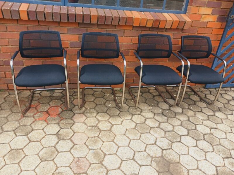 Dauphin Mesh Visitor Chairs