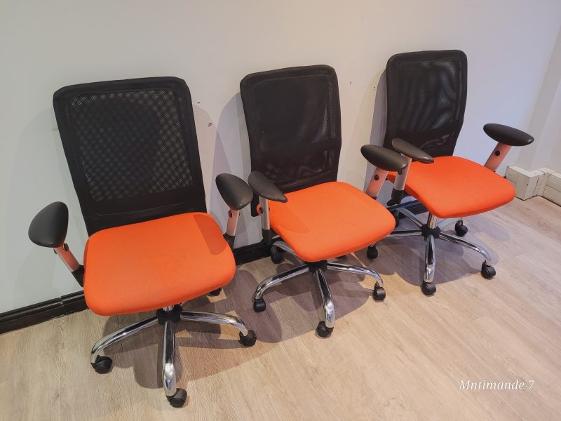 Orange Seat Mesh Chairs