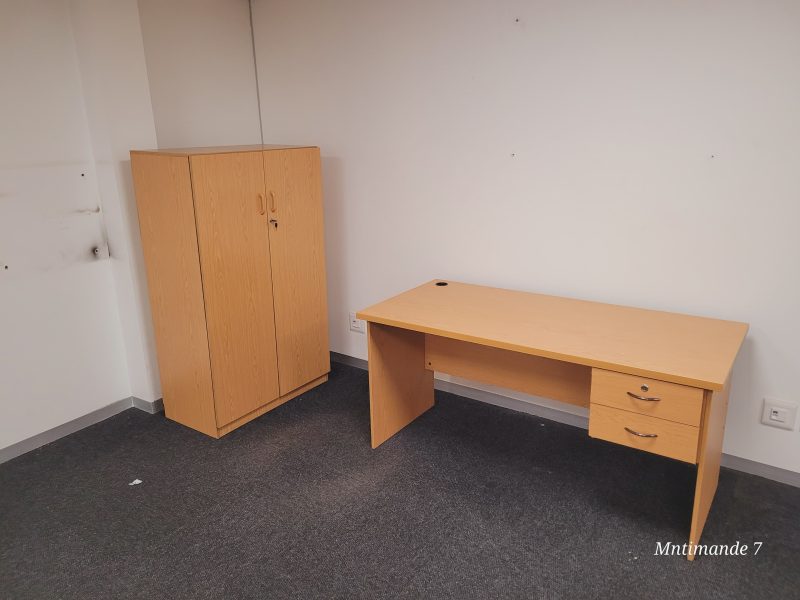 Natural Oak Desk With Drawers 1600mm x 750mm - Image 3