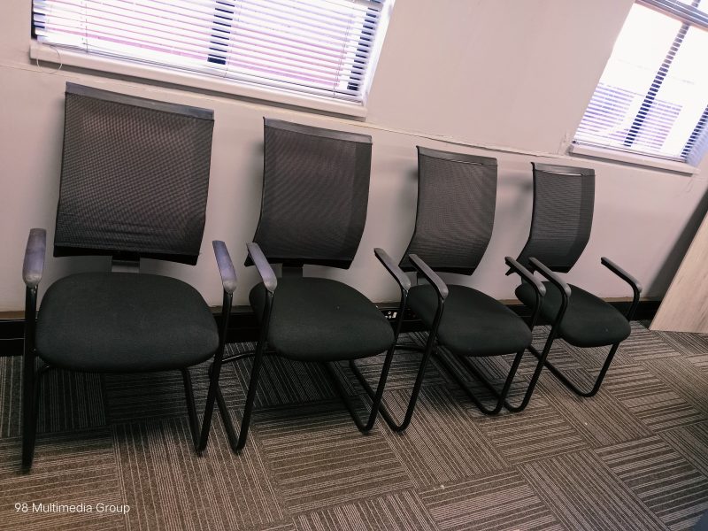 Kingston Mesh Back Visitor Chairs - Image 4